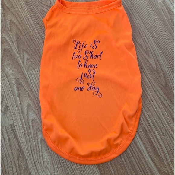 Price drop … NWOT Lightweight Material Dog (Puppy) Shirt with Saying - Picture 1 of 7